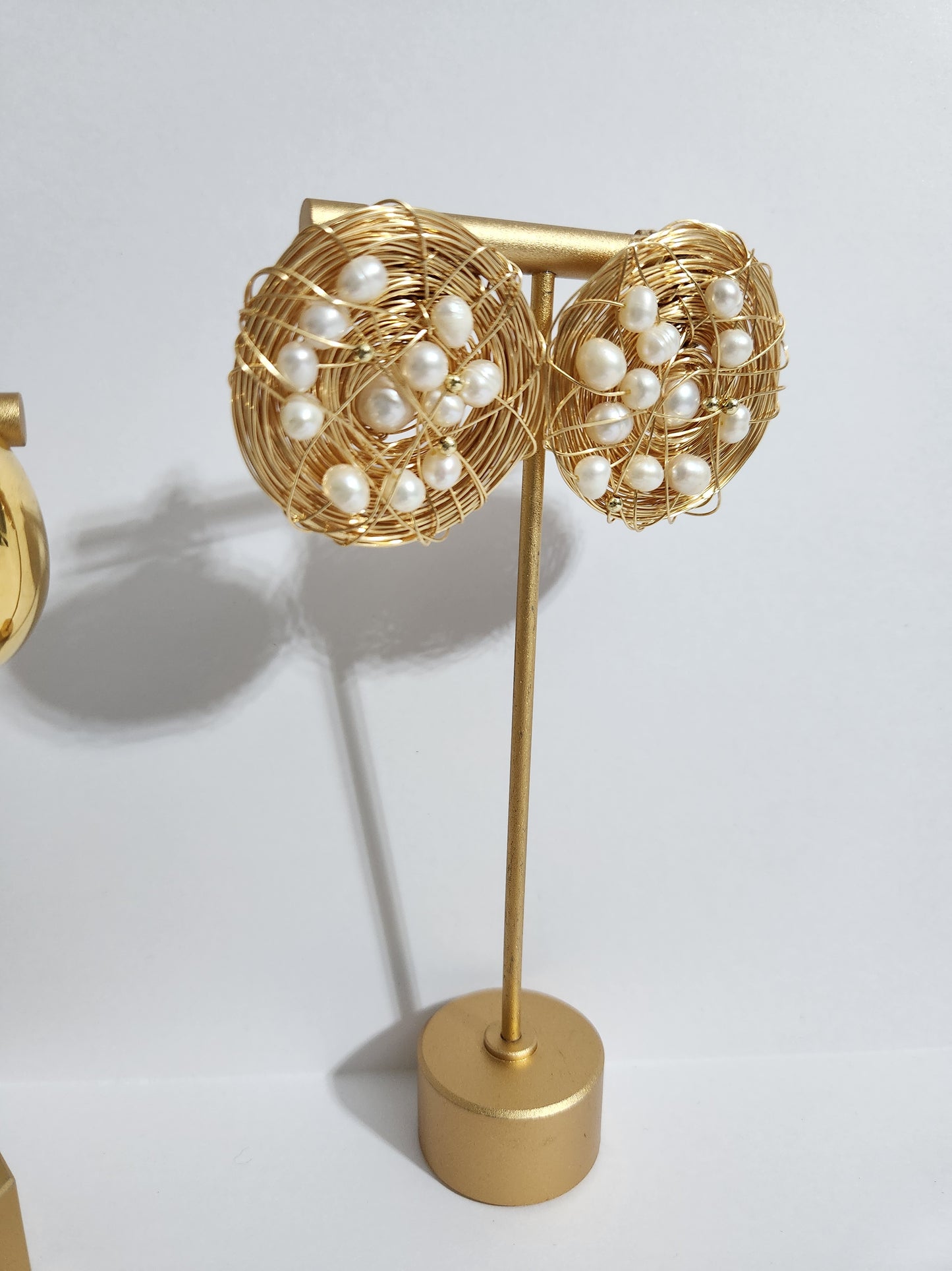 Aretes circular con perlas