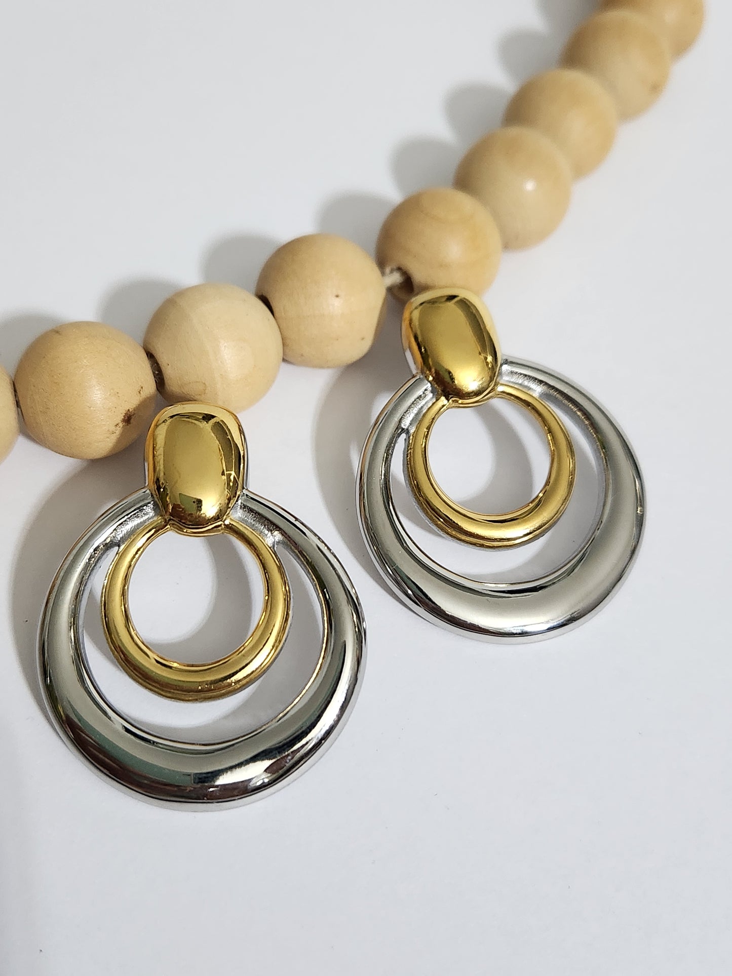 Aretes de argollas en 2 tonos