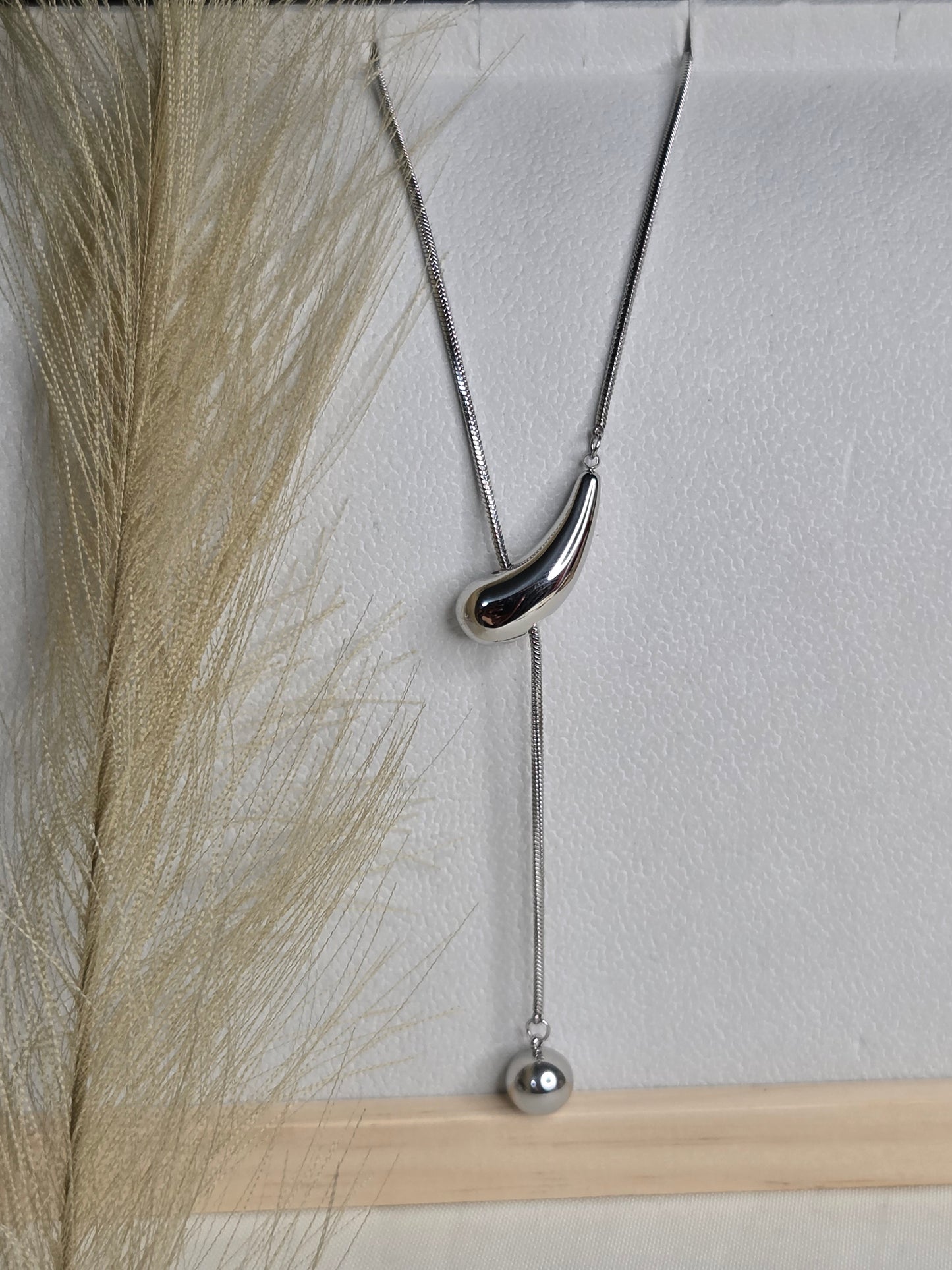 Collar largo gota y bola