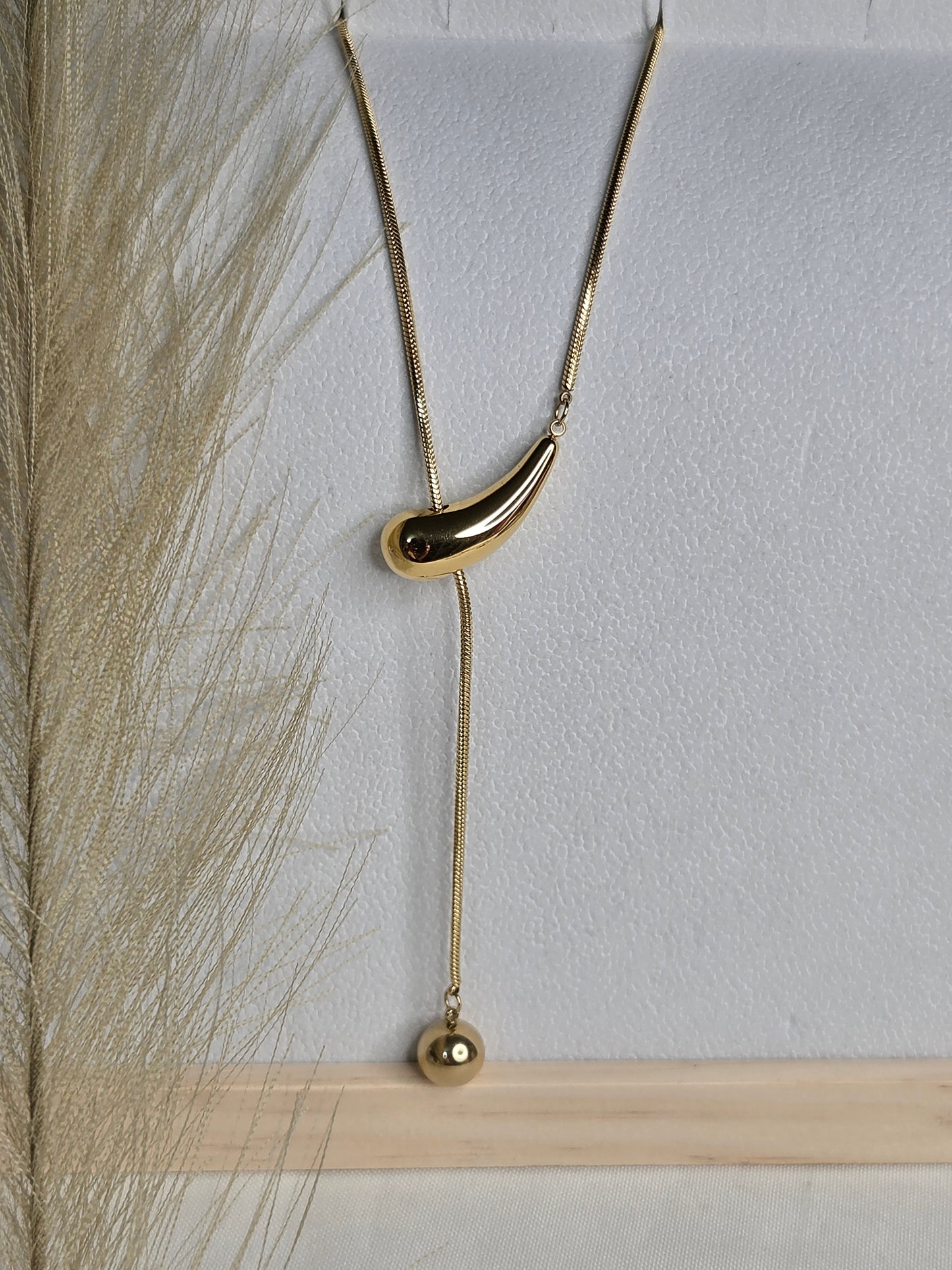 Collar largo gota y bola