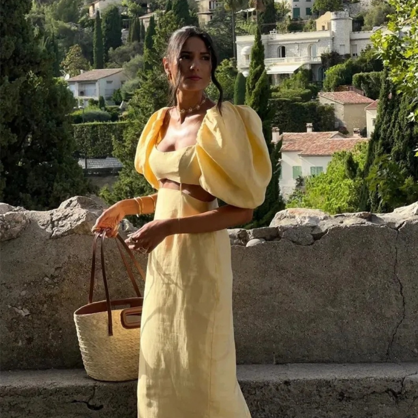 Vestido midi amarillo con mangas abultadas