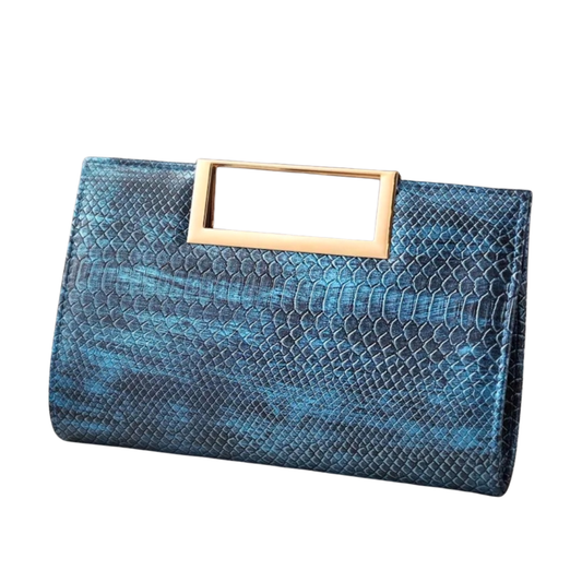 Cartera con bordes en dorado