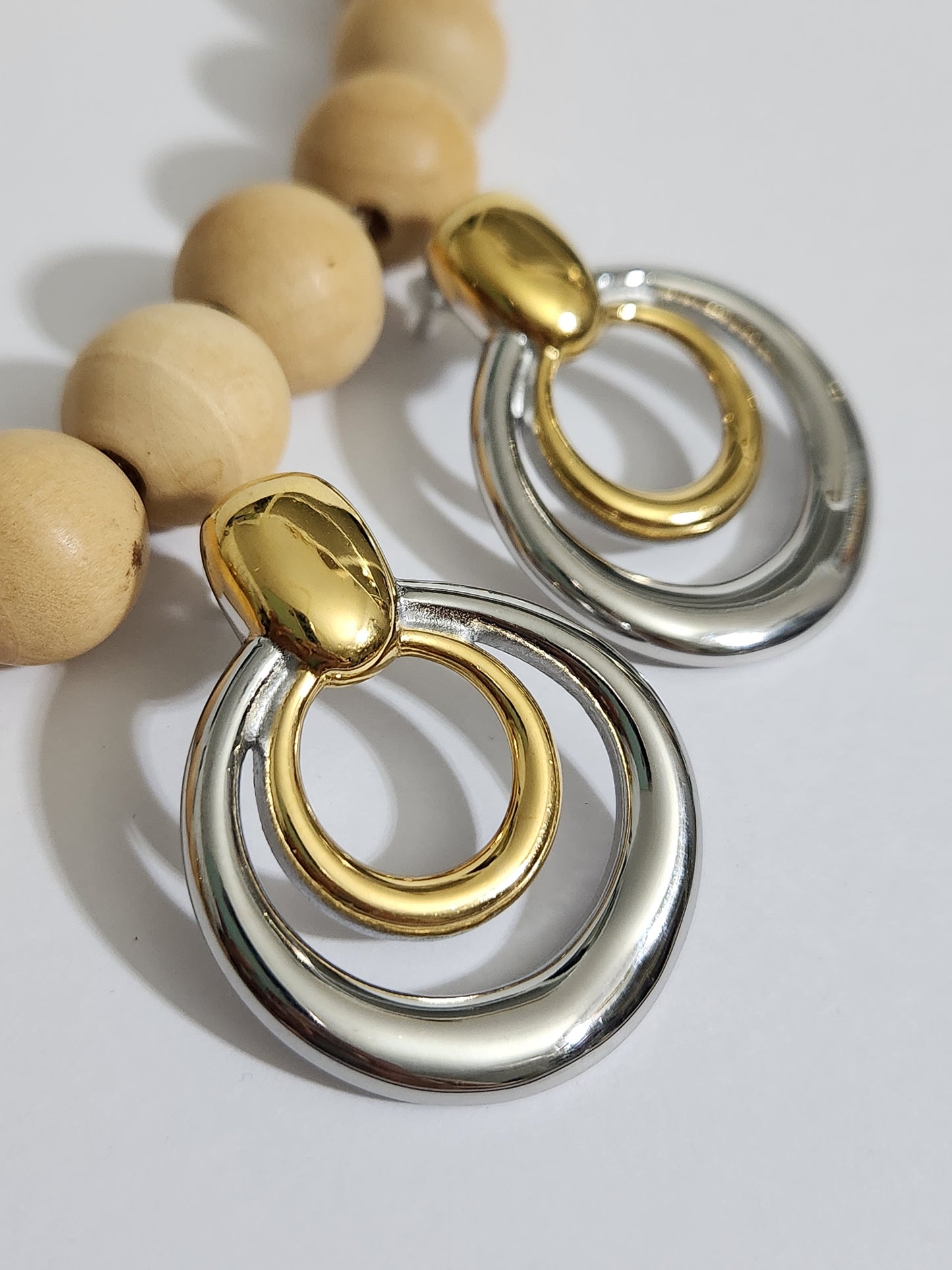 Aretes de argollas en 2 tonos